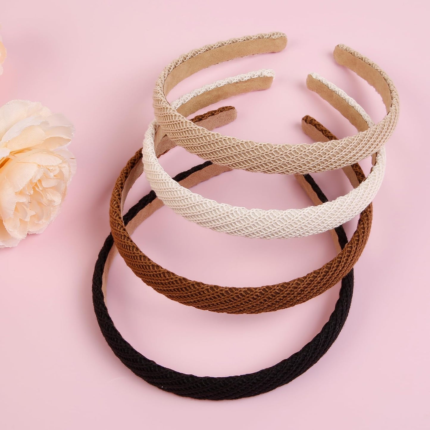 Aibfrid knitted headband beige color close up