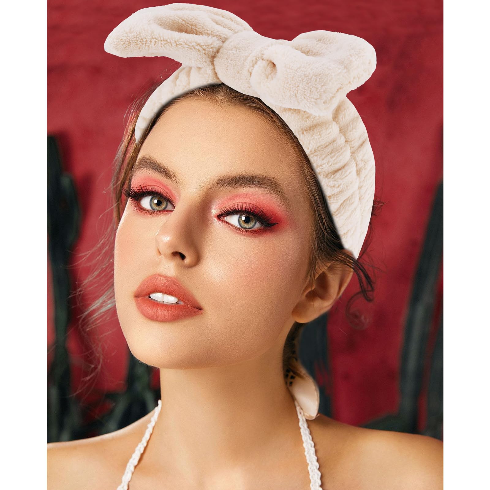 Detailed view of Velscrun skincare headband fabric