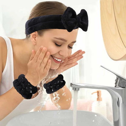 Water absorbent wristbands for facial cleansing