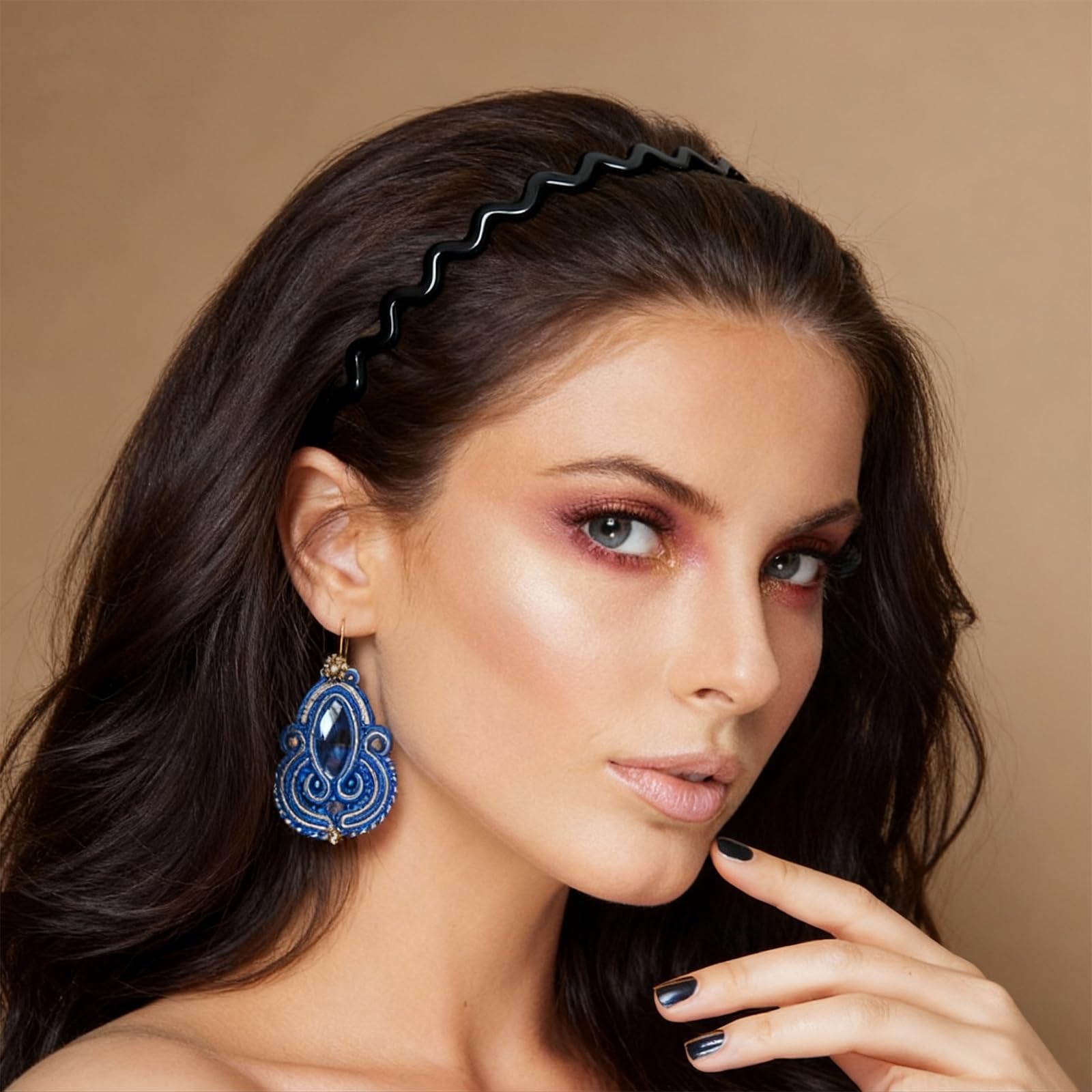 Tosefes U-shaped hair accessory for slick back style