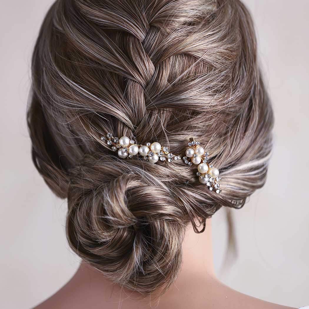 Close up of Asooll bridal crystal hairpiece detail