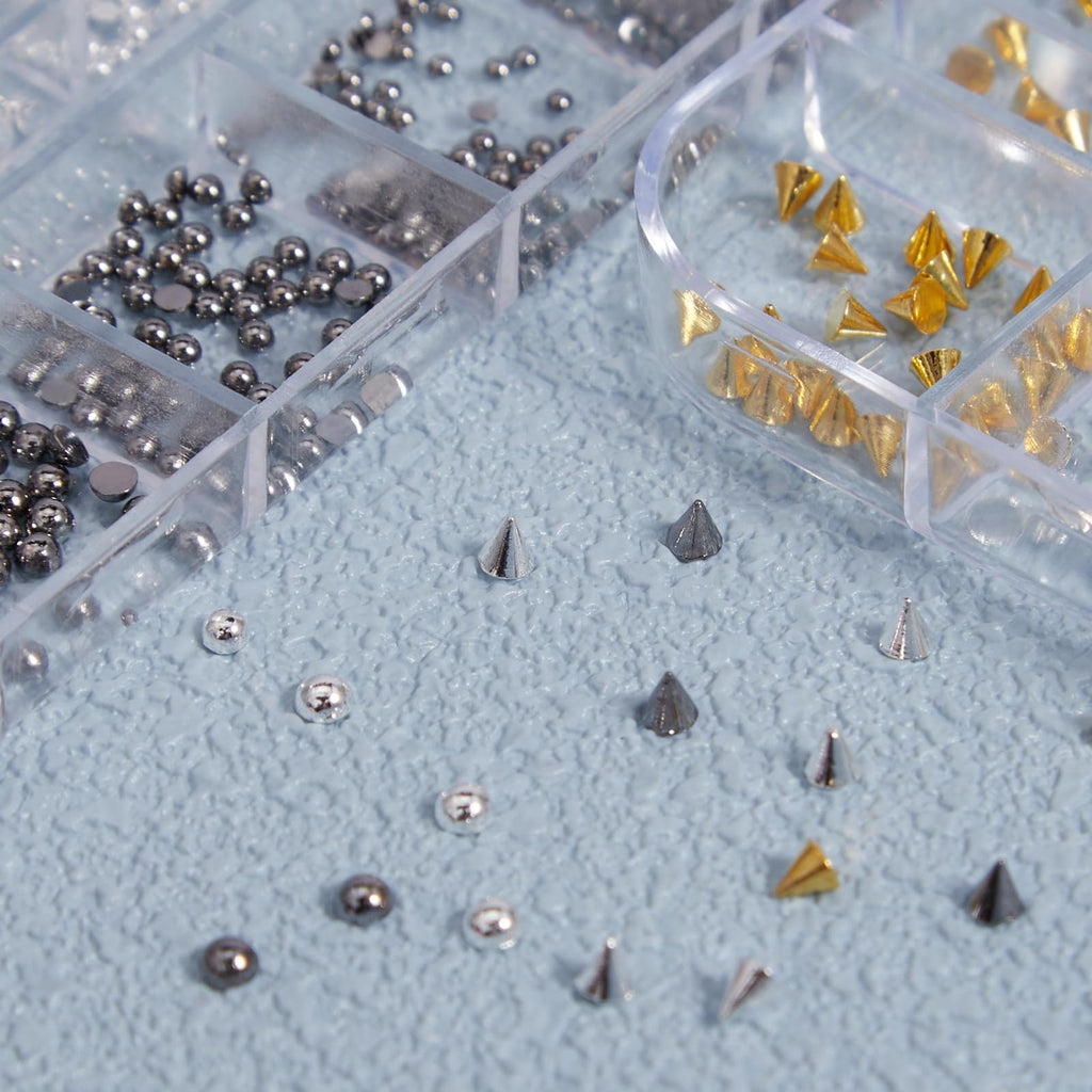 Danneasy nail art accessories packaged in storage wheels