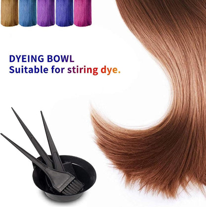 Close up of soft bristles on Myynti hair dye applicator brush