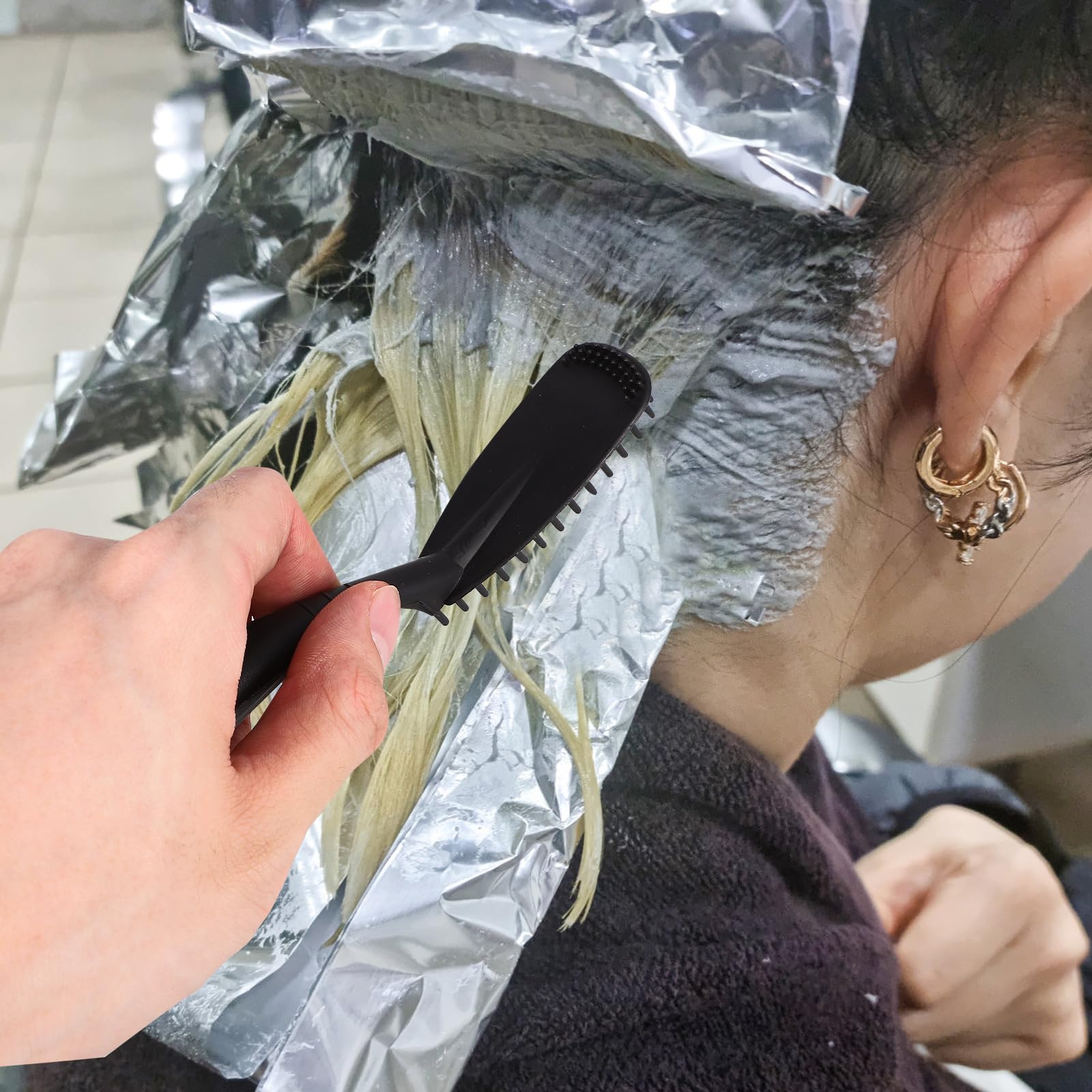 Hair dye brush set for precise root touch up