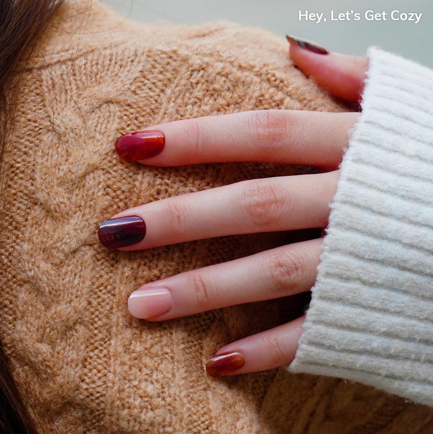Instructional diagram for applying Heyhae gel nail strips