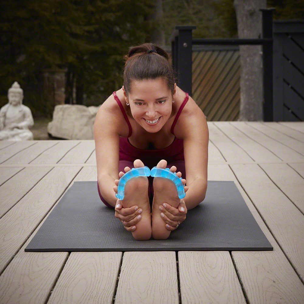 YogaToes toe stretcher demonstrating gap between toes