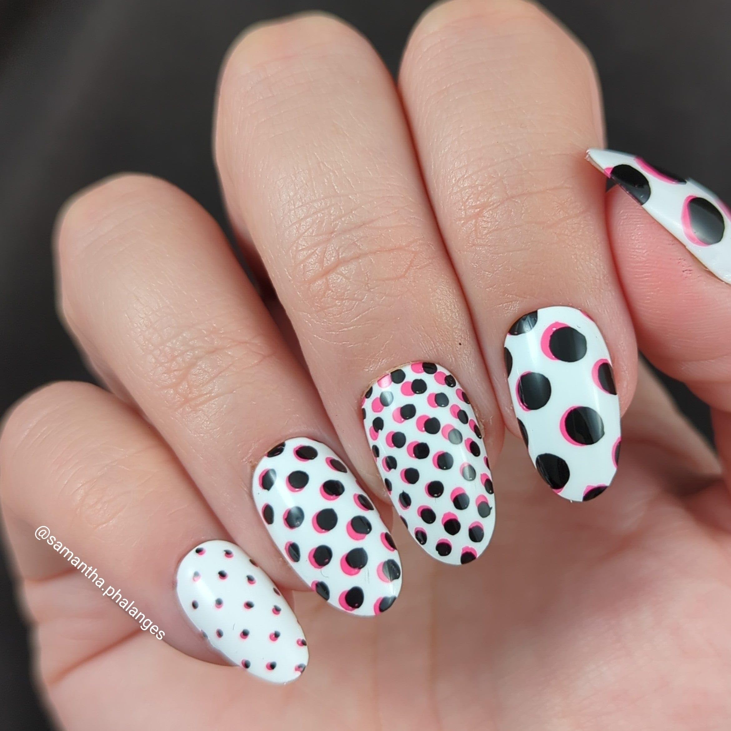 Maniology M475 Seeing Spots stamping plate close up detailing deep etched geometric designs.