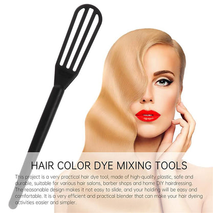 Lightweight plastic tint cream blender spoons in random colors