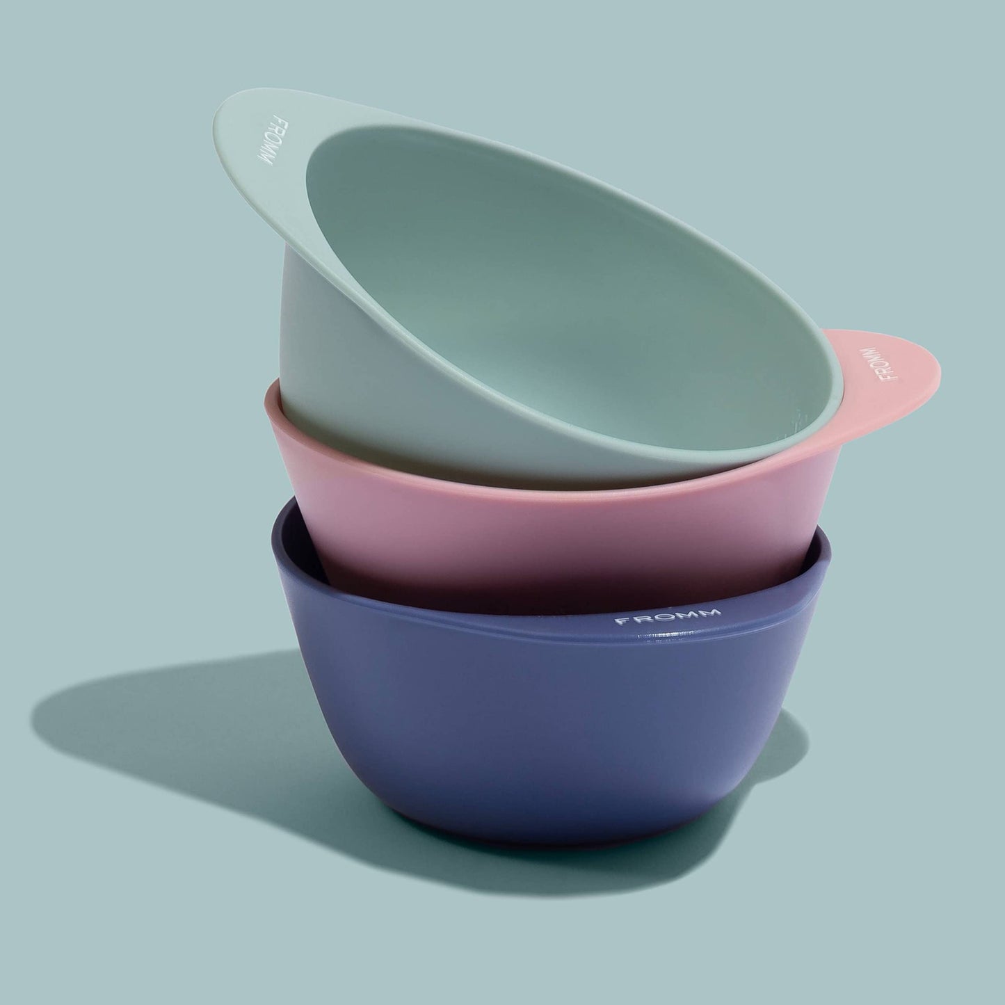 Close up of the spill proof rubberized base on the Fromm hair dye bowl.