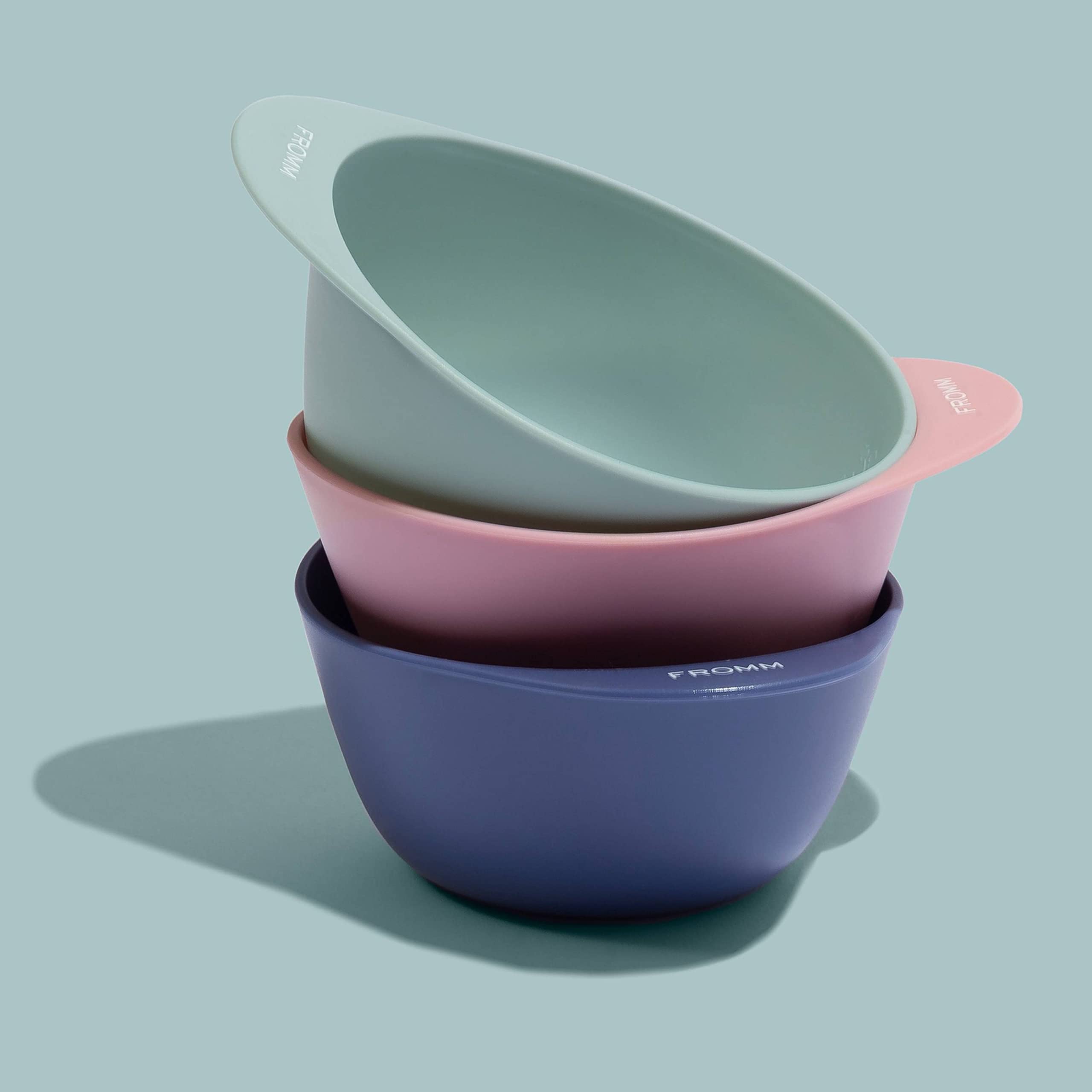 Close up of the spill proof rubberized base on the Fromm hair dye bowl.