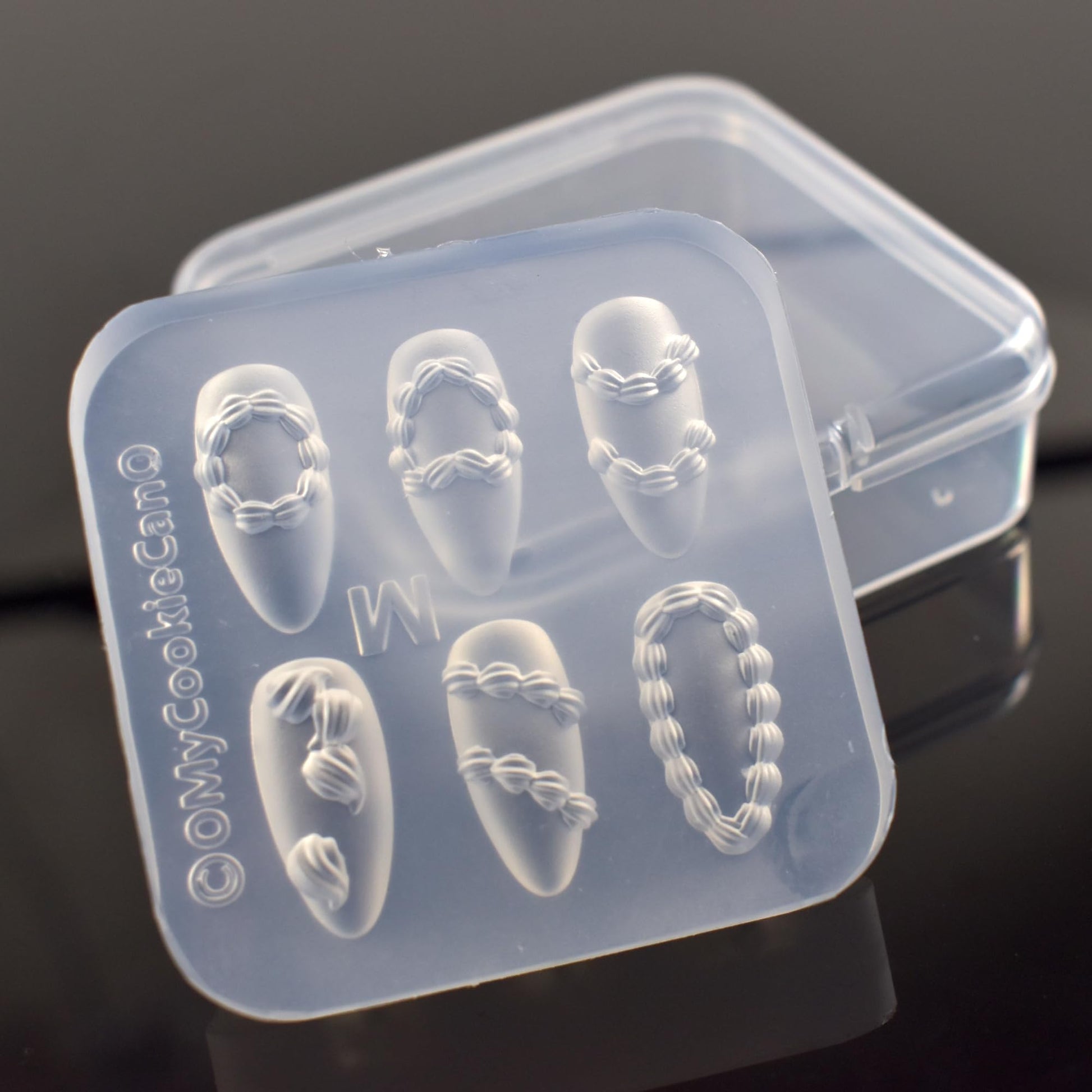 Lifoost premium personal care accessory kit featuring the transparent silicone template inside its storage box.