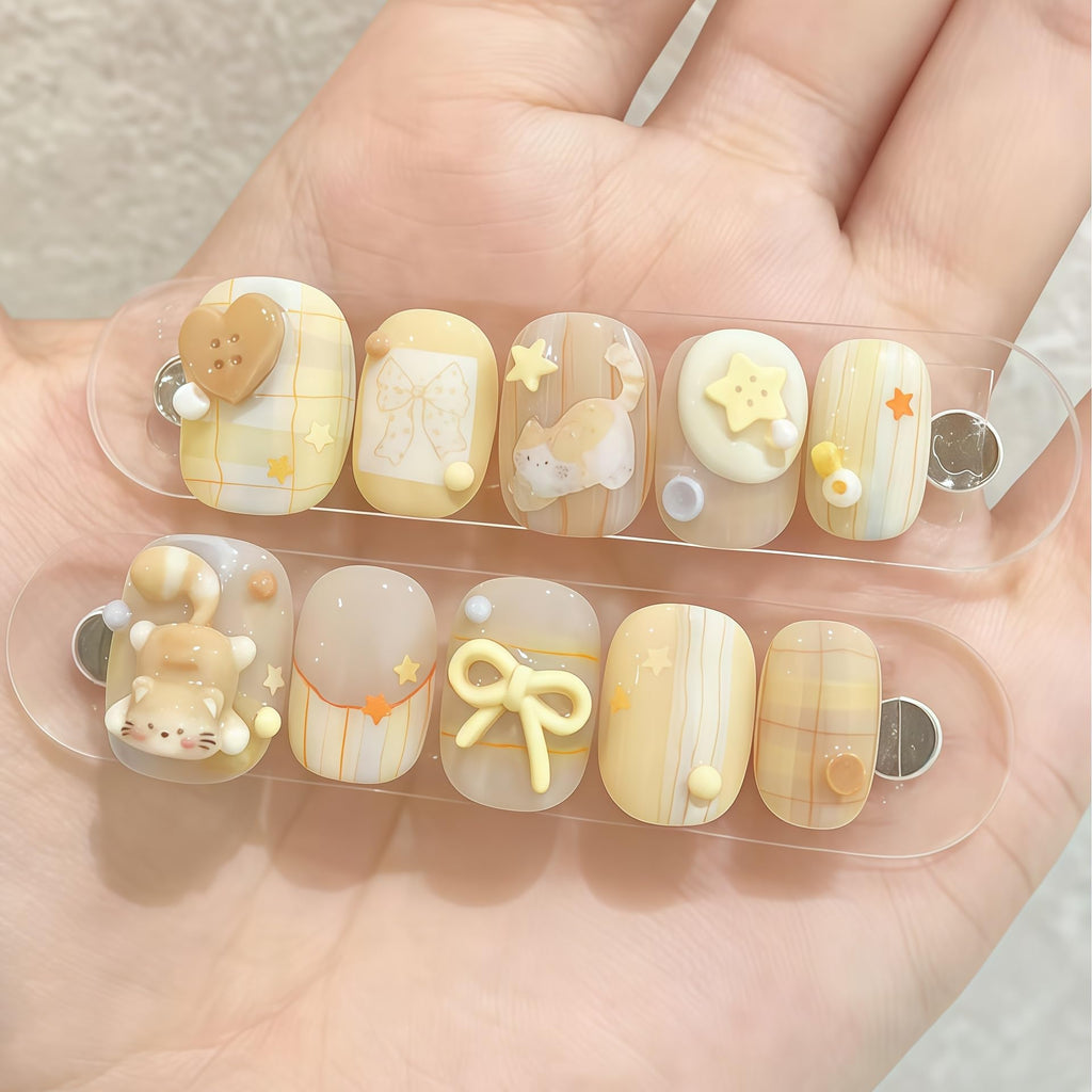 Releasing a cured gel charm from the flexible clear silicone manicure design tool