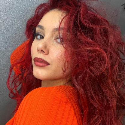 SOVONCARE cruelty free conditioning hair color showing hair hydration and shine benefits.