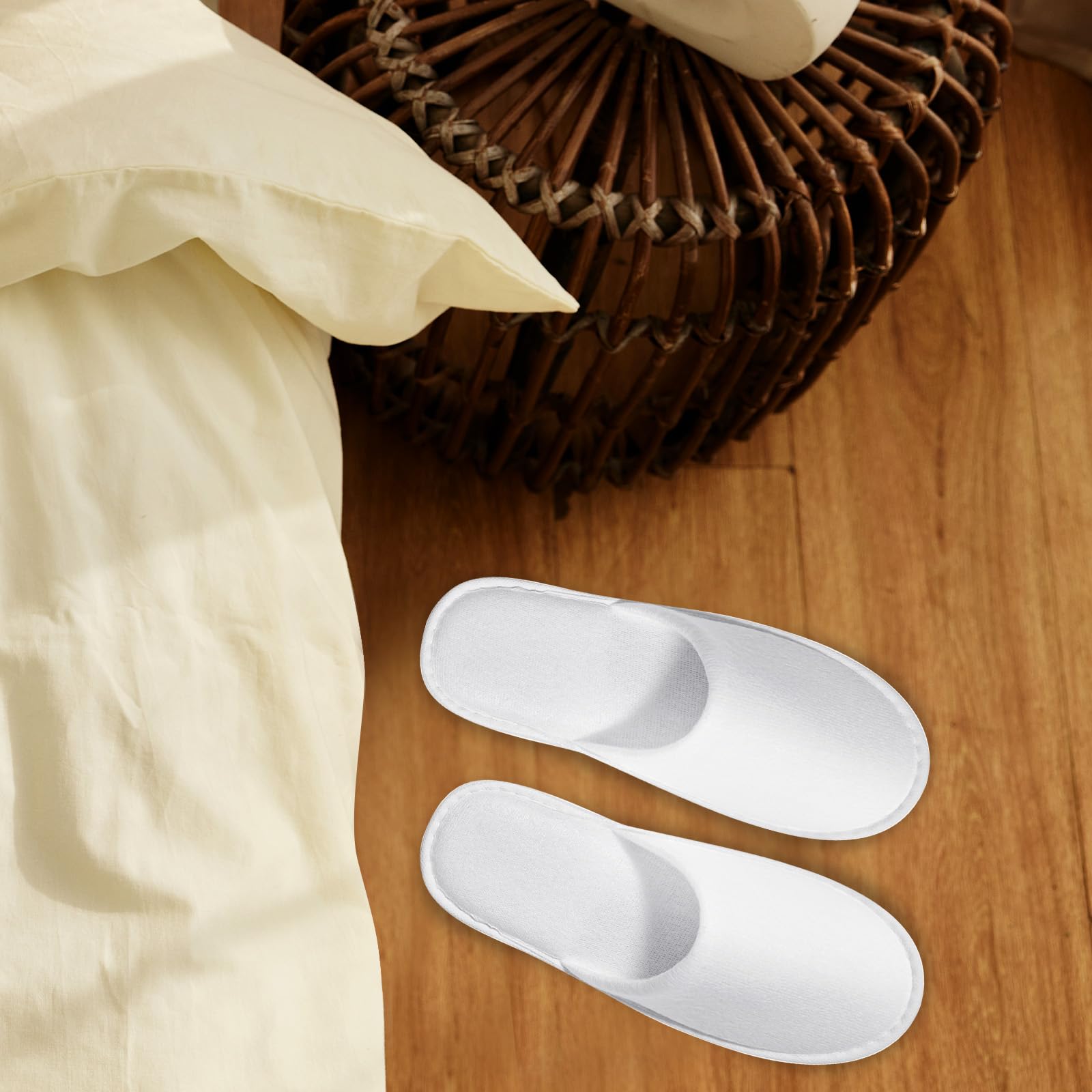 Pack of 30 pairs of white hotel slippers for guests