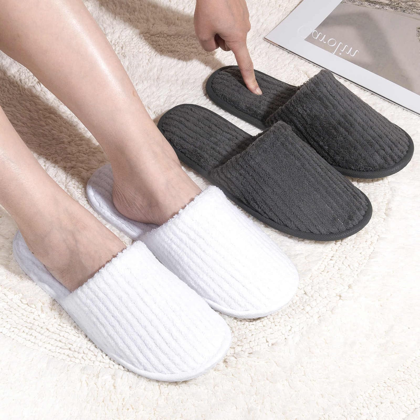 Bulk pack of 20 pairs Tinsky spa slippers with storage pouch