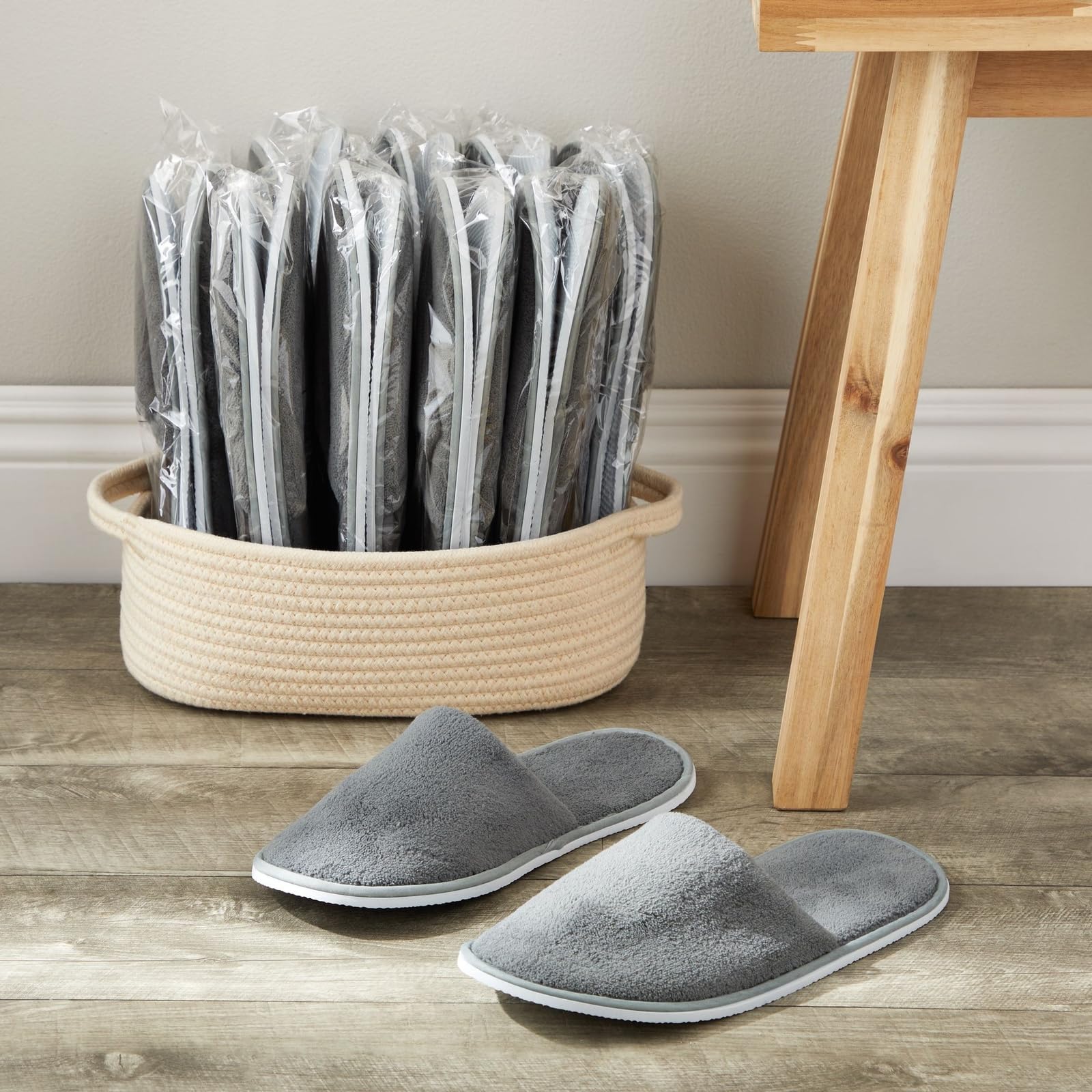 Close up of the non slip textured ethylene vinyl acetate sole on the Juvale disposable house slippers.