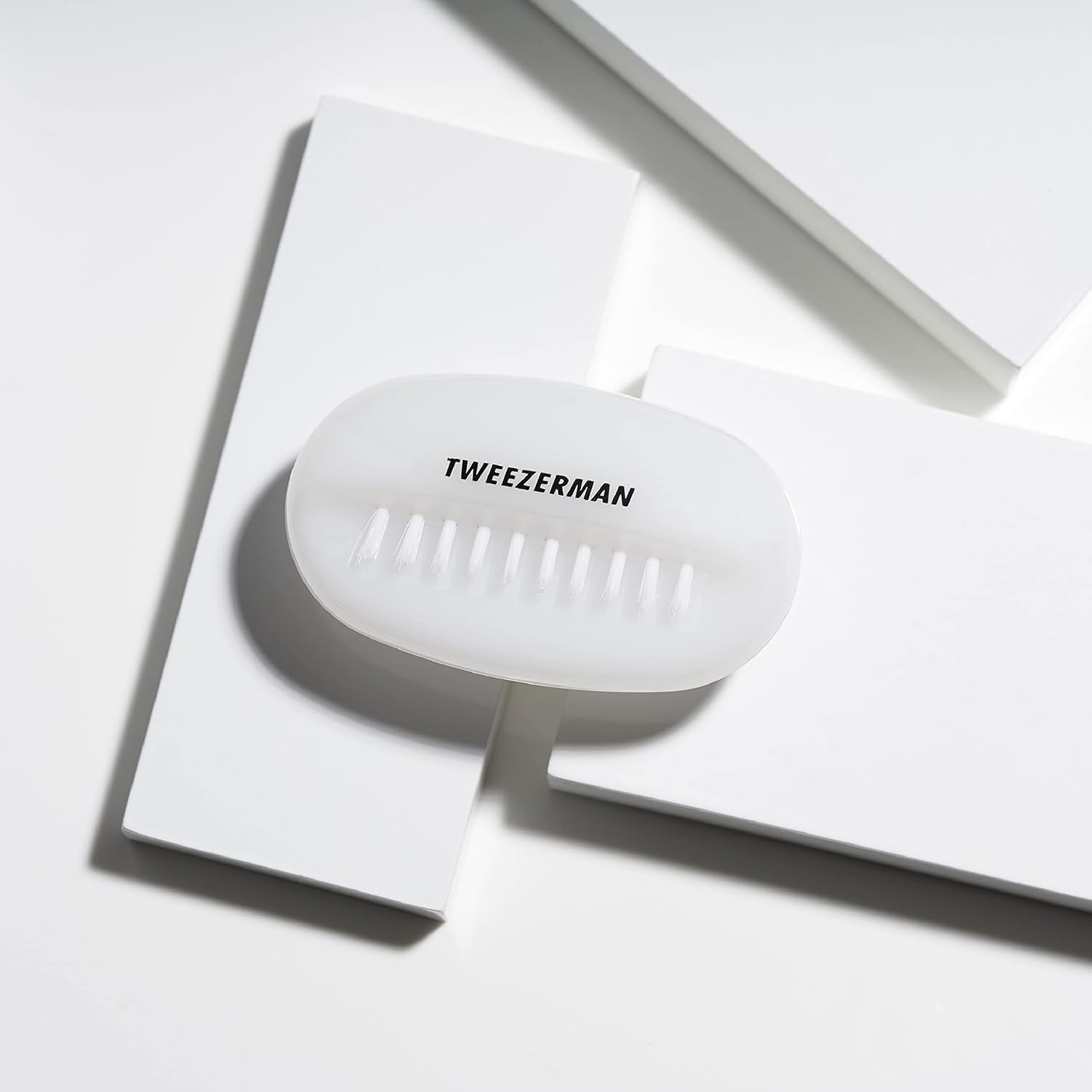 Tweezerman Dual Surface Nail Brush side profile