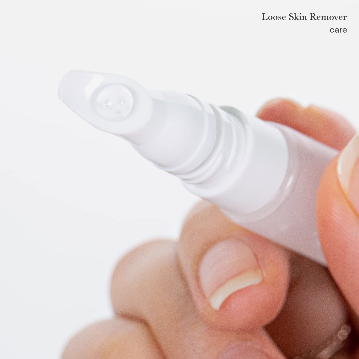 Demonstration of Ohora Pro Cuticle Remover on fingernails