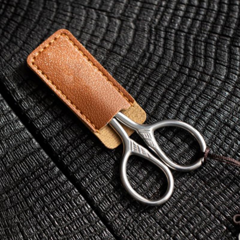 Close up view of the wear resistant material on the hair scissor protection case.