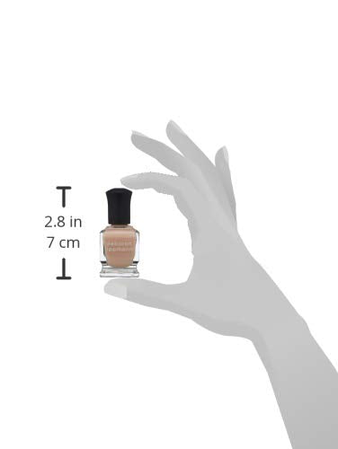 Applying Deborah Lippmann ridge filler on natural nails