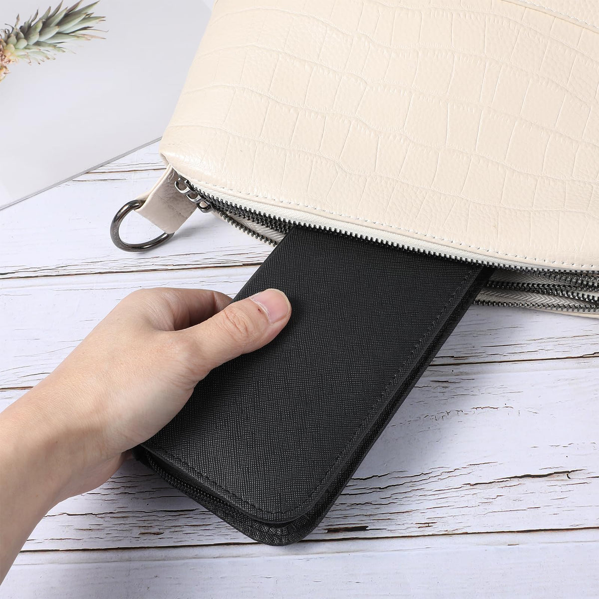 Molain beauty tool pouch holding combs and hair clips securely
