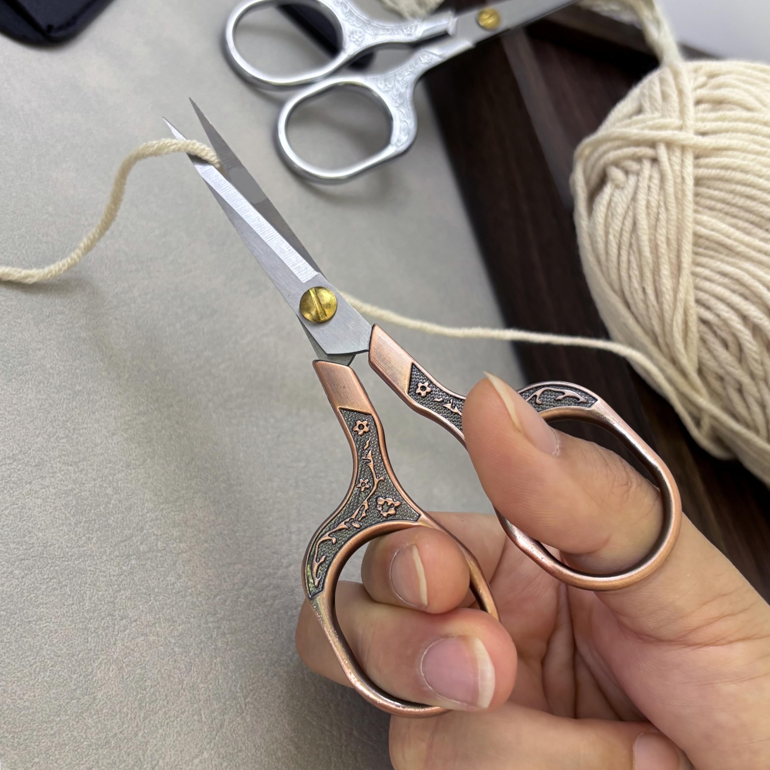 Stainless steel facial hair trimmer scissors for beard and eyebrow detailing