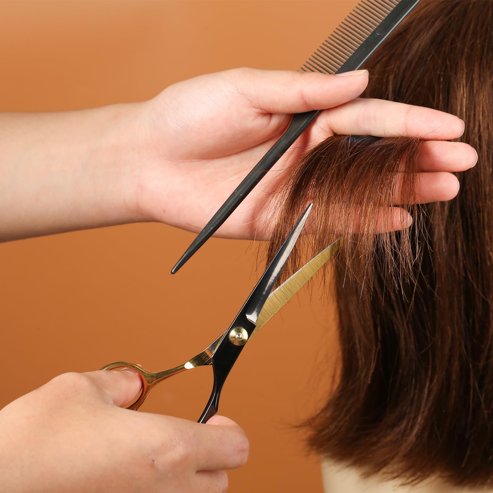 Lengnoyp titanium coated stainless steel barber shears and thinning scissors close up view