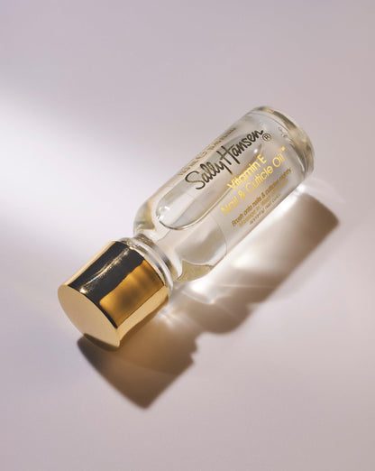 Sally Hansen Vitamin E Nail and Cuticle Oil glass bottle with cap