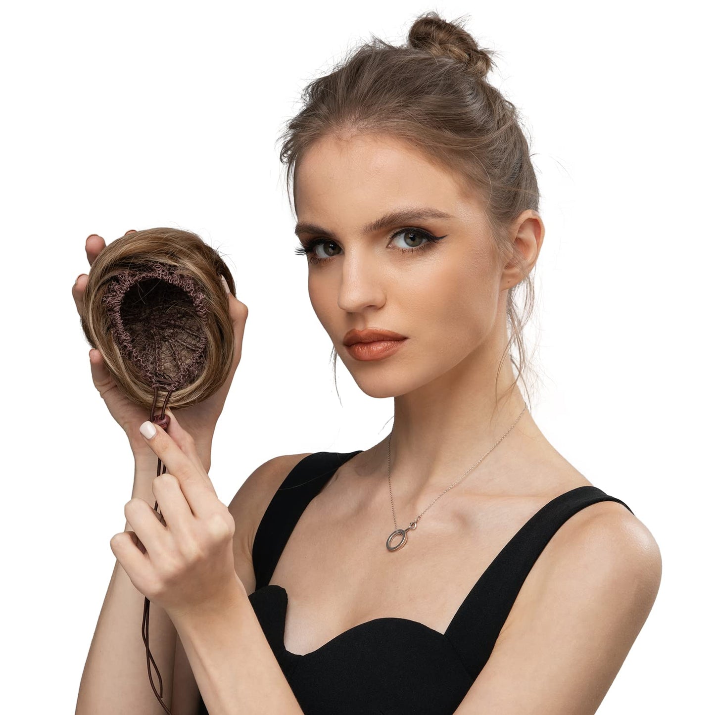 Before and after volume comparison using the SARLA fake chignon hairpiece