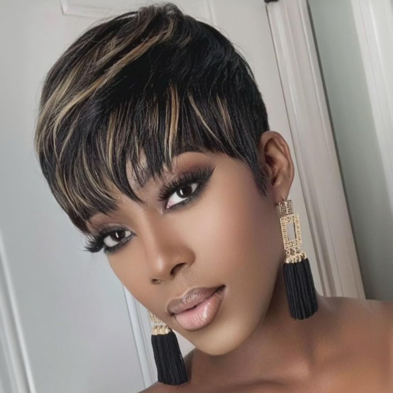 Back view of Evasens glueless Brazilian virgin human hair short wig