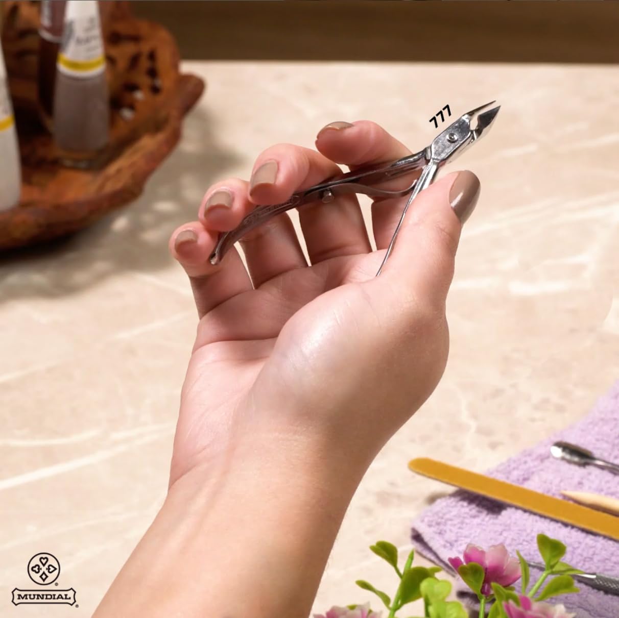 Professional manicure tool Mundial 777 in packaging
