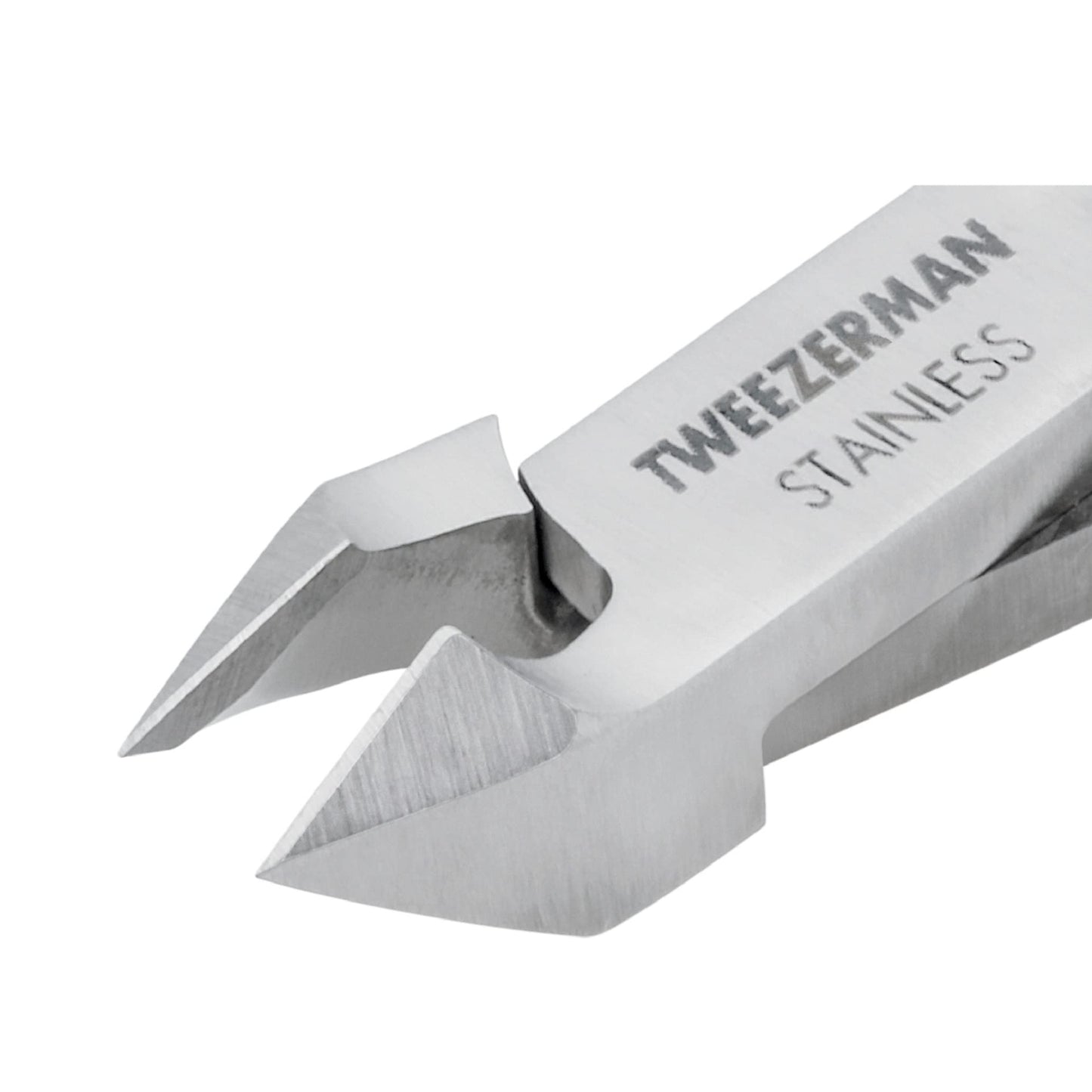 Close up of Tweezerman 1/2 jaw cuticle nipper blades