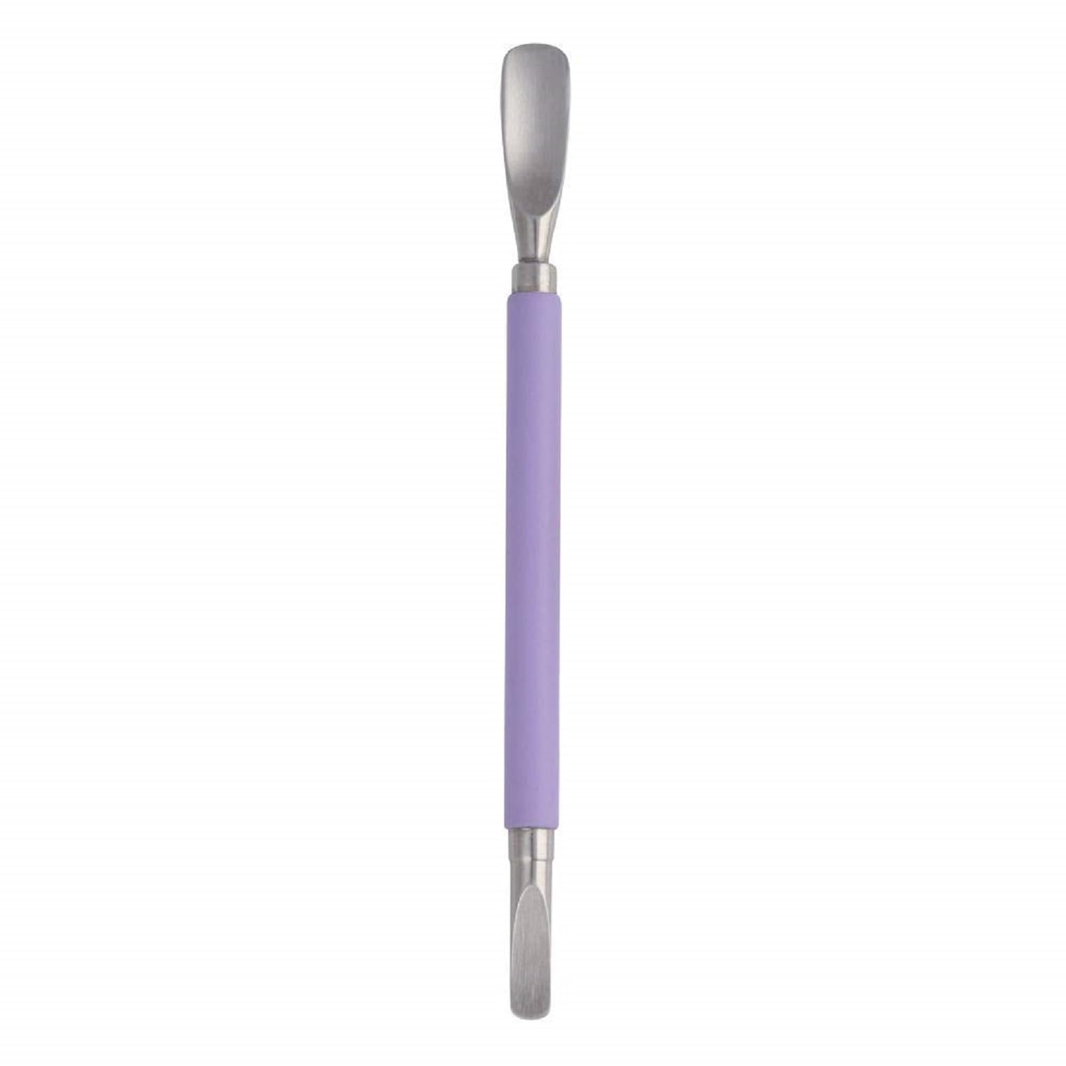 Close up of Tweezerman Dual Sided Pushy purple contoured scoop end