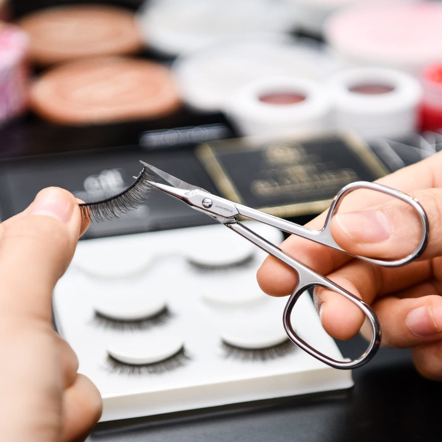 Side profile of the ultra-thin blades on JARVISTAR multipurpose beauty scissors.