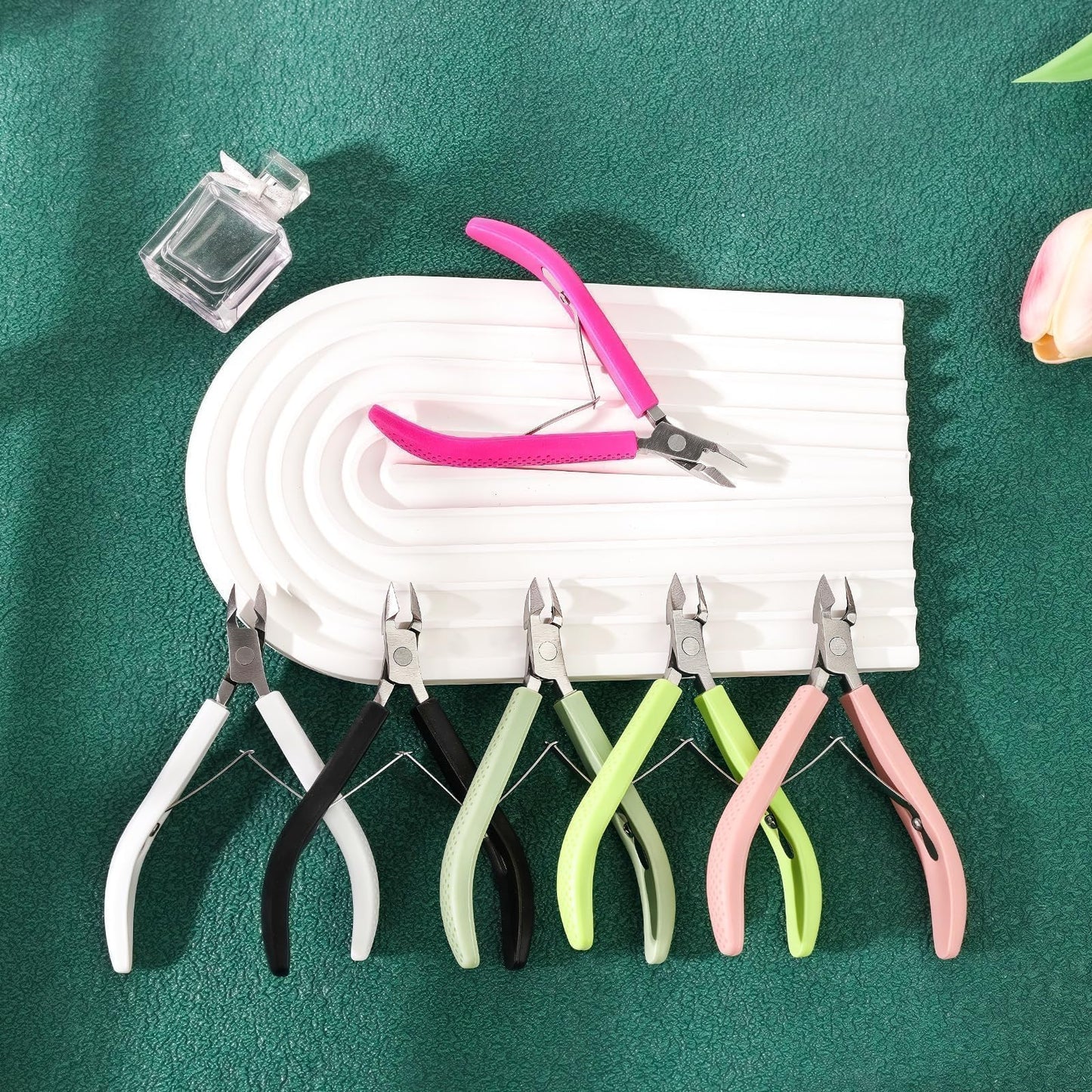 Authentic imported personal nail care trimmer packaging detailing the carbon steel construction.