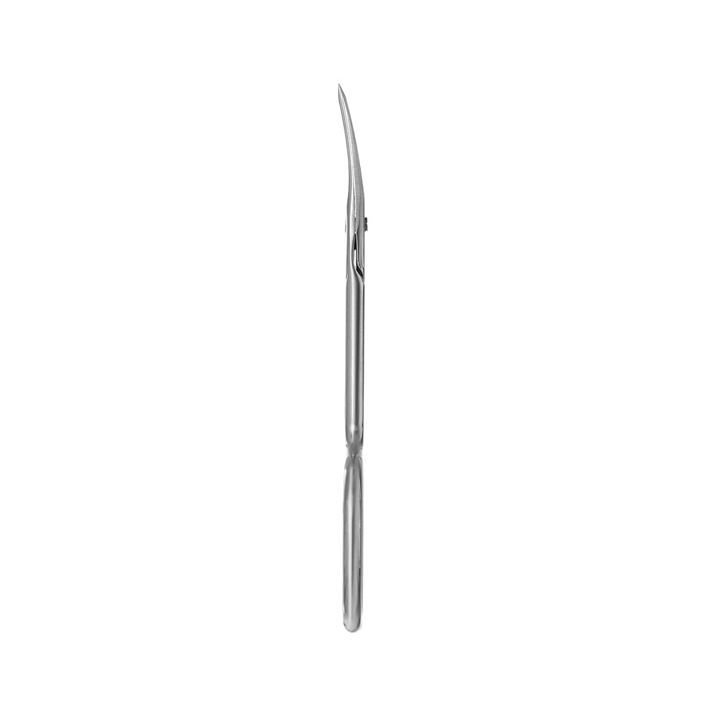 Close up view of Staleks Classic 21 Type 1 precise curved manicure tool blades