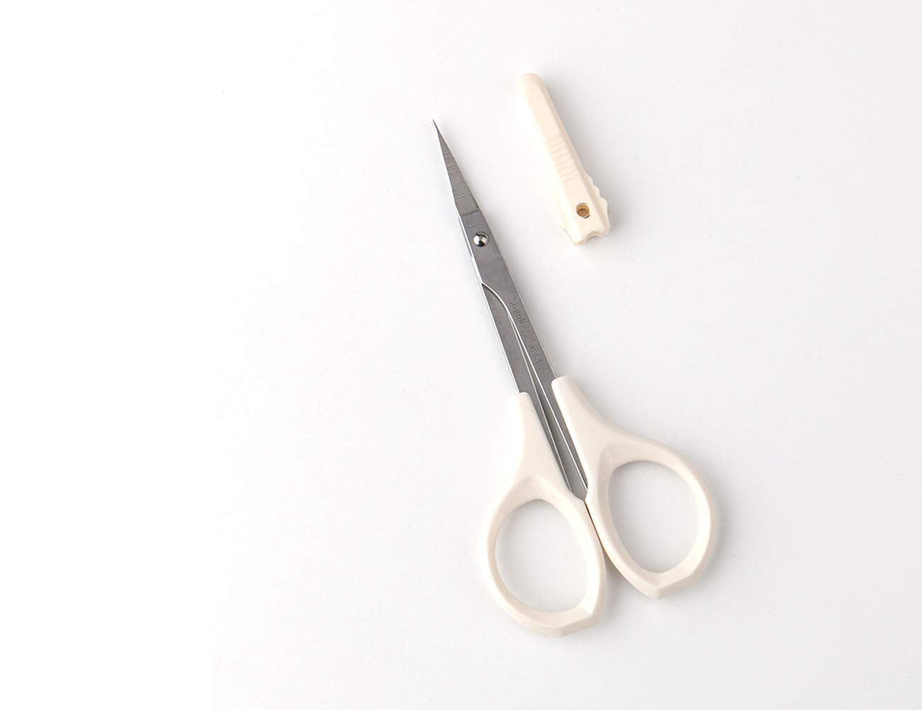 EMILYSTORES compact straight blade cosmetic tool for detailed home salon grooming routines.