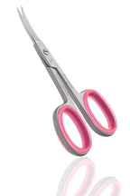 Close up view of the high carbon stainless steel blades for sharp grooming