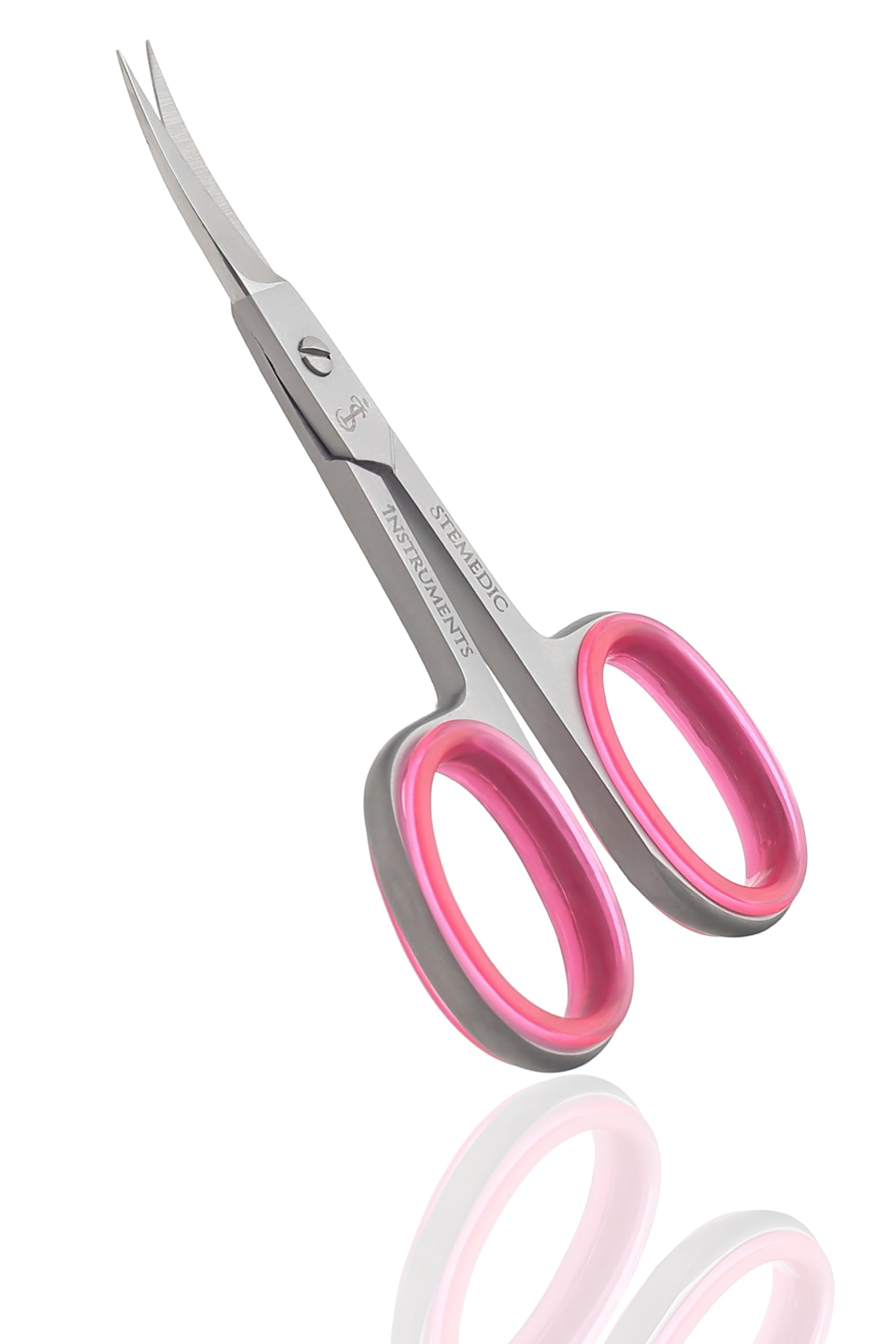 Close up view of the high carbon stainless steel blades for sharp grooming