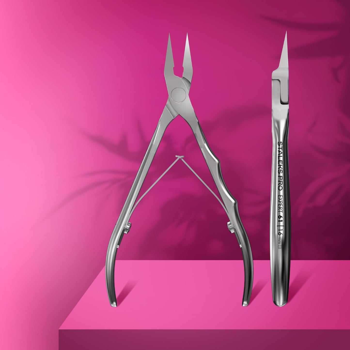 Staleks Pro Expert 61 ergonomic handle and spring design