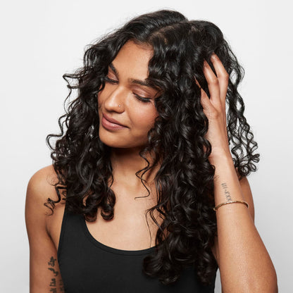 Professional hair care conditioner for frizz reduction