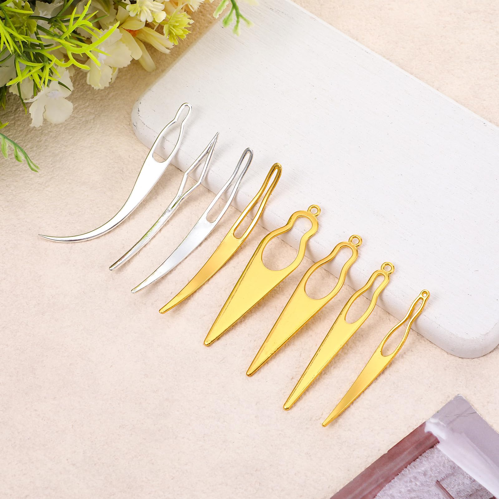 YQQYG ergonomic dreadlock maintenance tools laid out to show complete kit contents