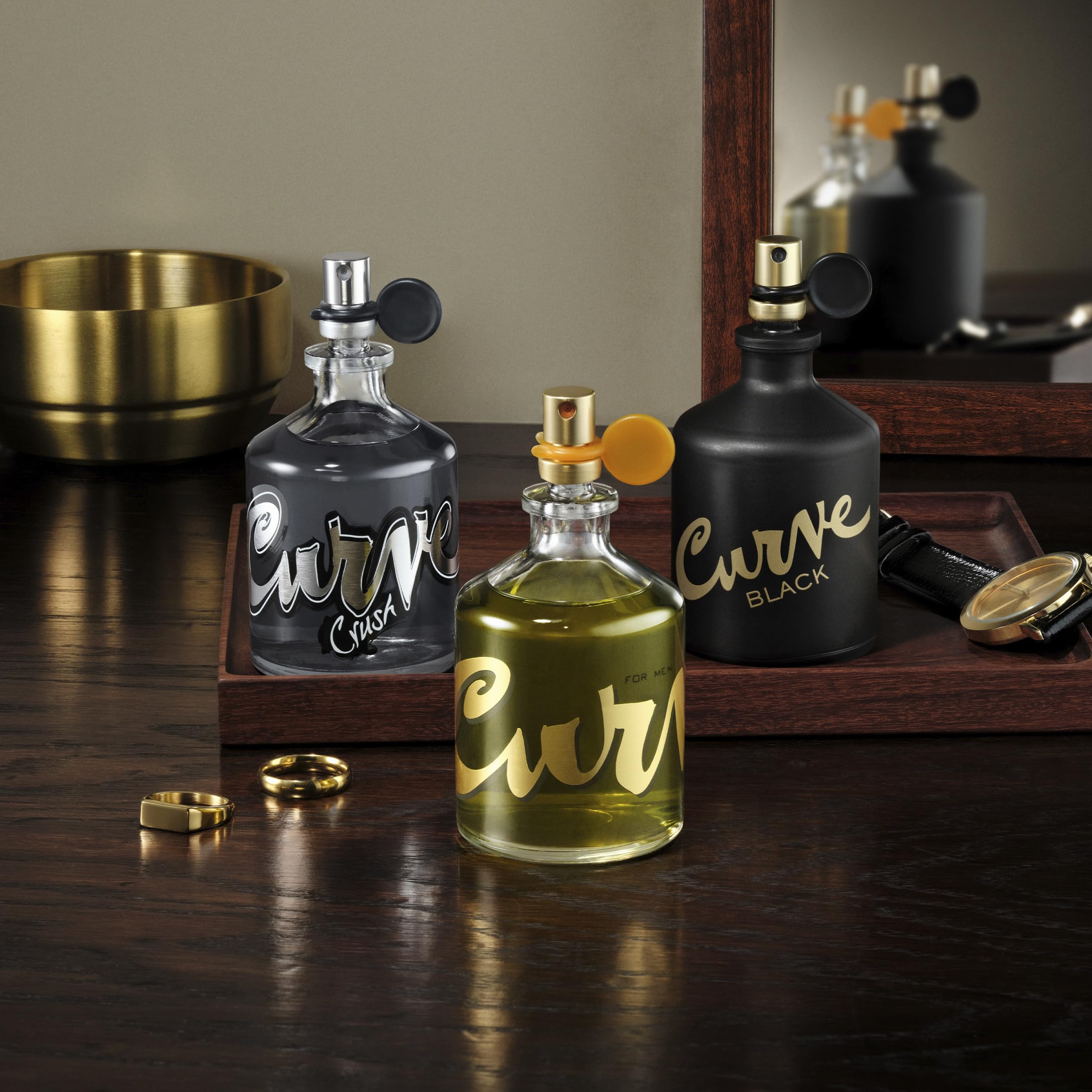 Close up of Curve 3-piece cologne gift set packaging