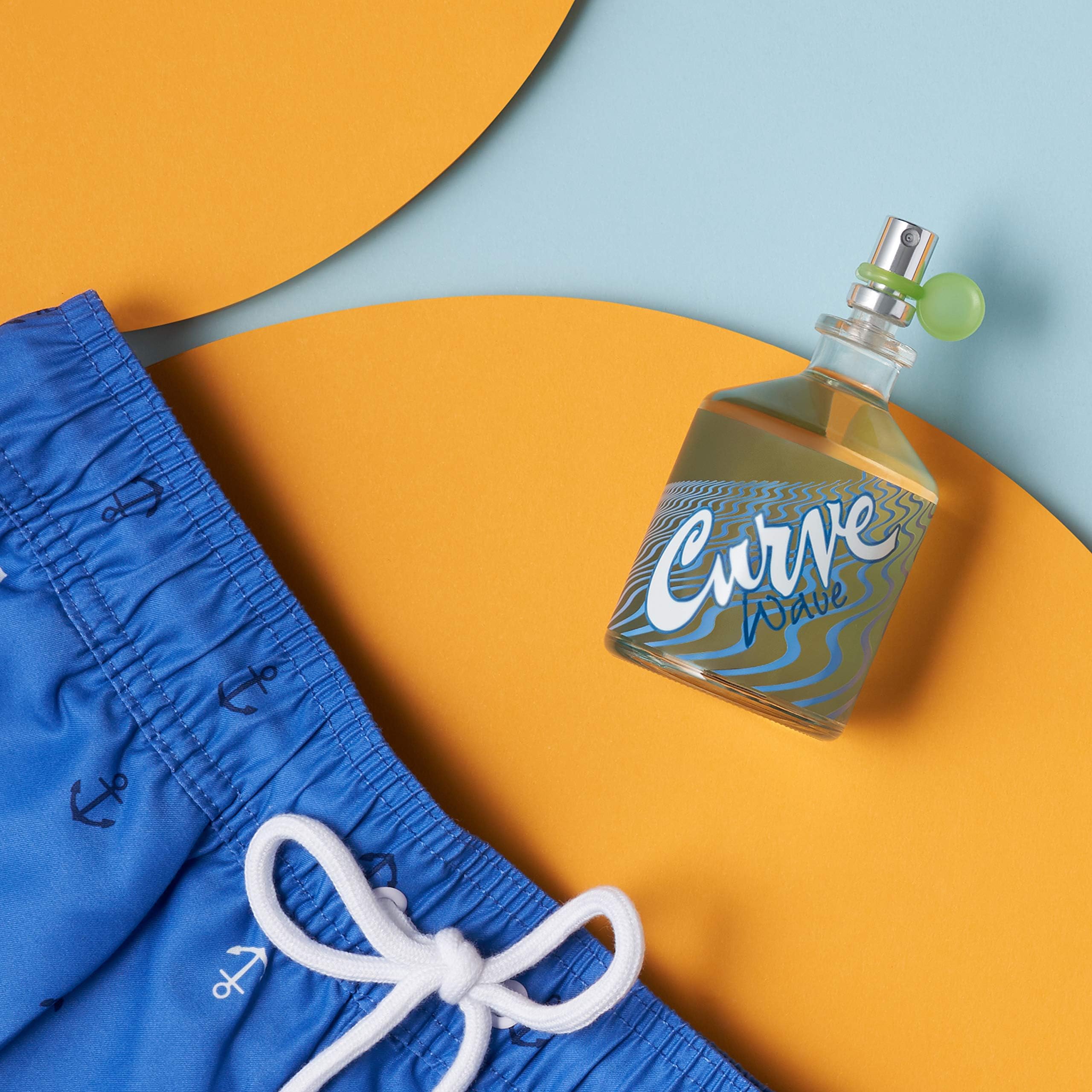Refreshing aromatic aquatic Liz Claiborne Curve Wave cologne spray for men profile perspective