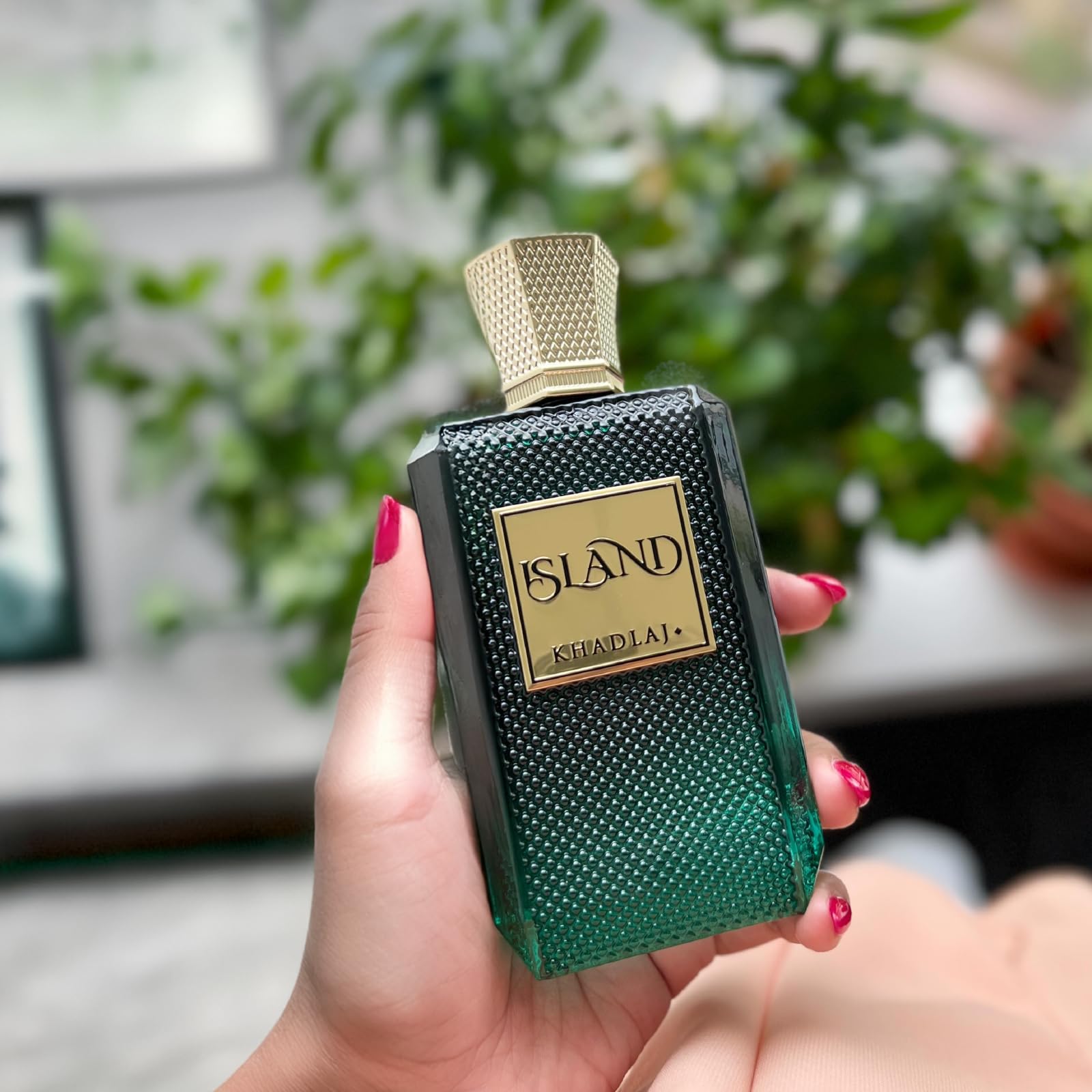 Khadlaj Island long lasting Middle Eastern fragrance application on pulse points