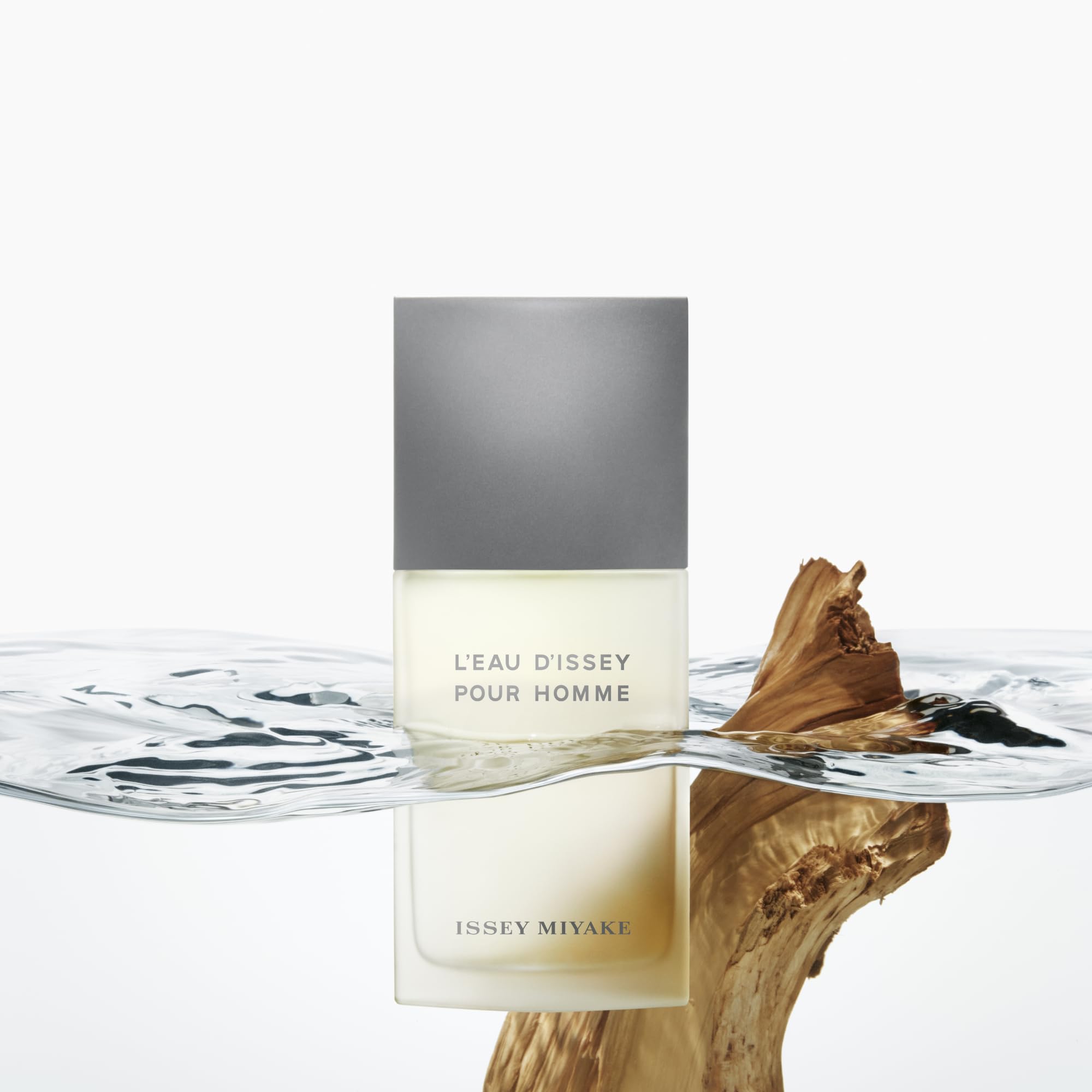 Close-up of the spray nozzle on the Issey Miyake Eau De Toilette for men