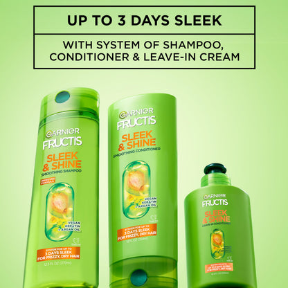 Texture demonstration of Garnier Sleek and Shine smoothing cream