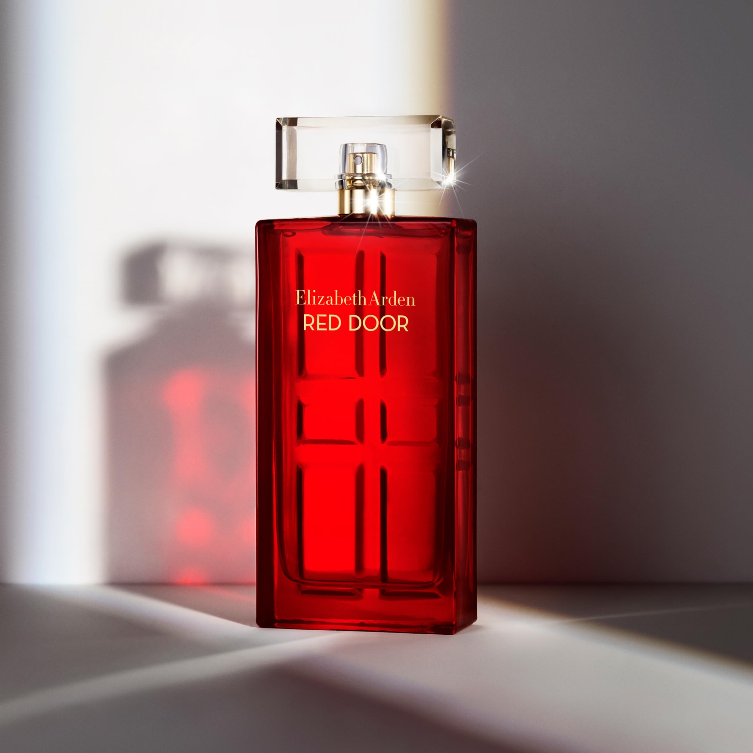 Elizabeth Arden Red Door spray nozzle detail