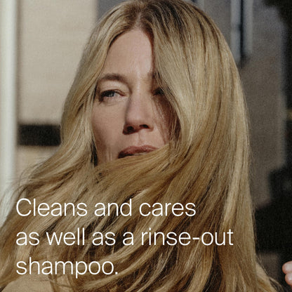 Living Proof dry shampoo aerosol spray nozzle detail