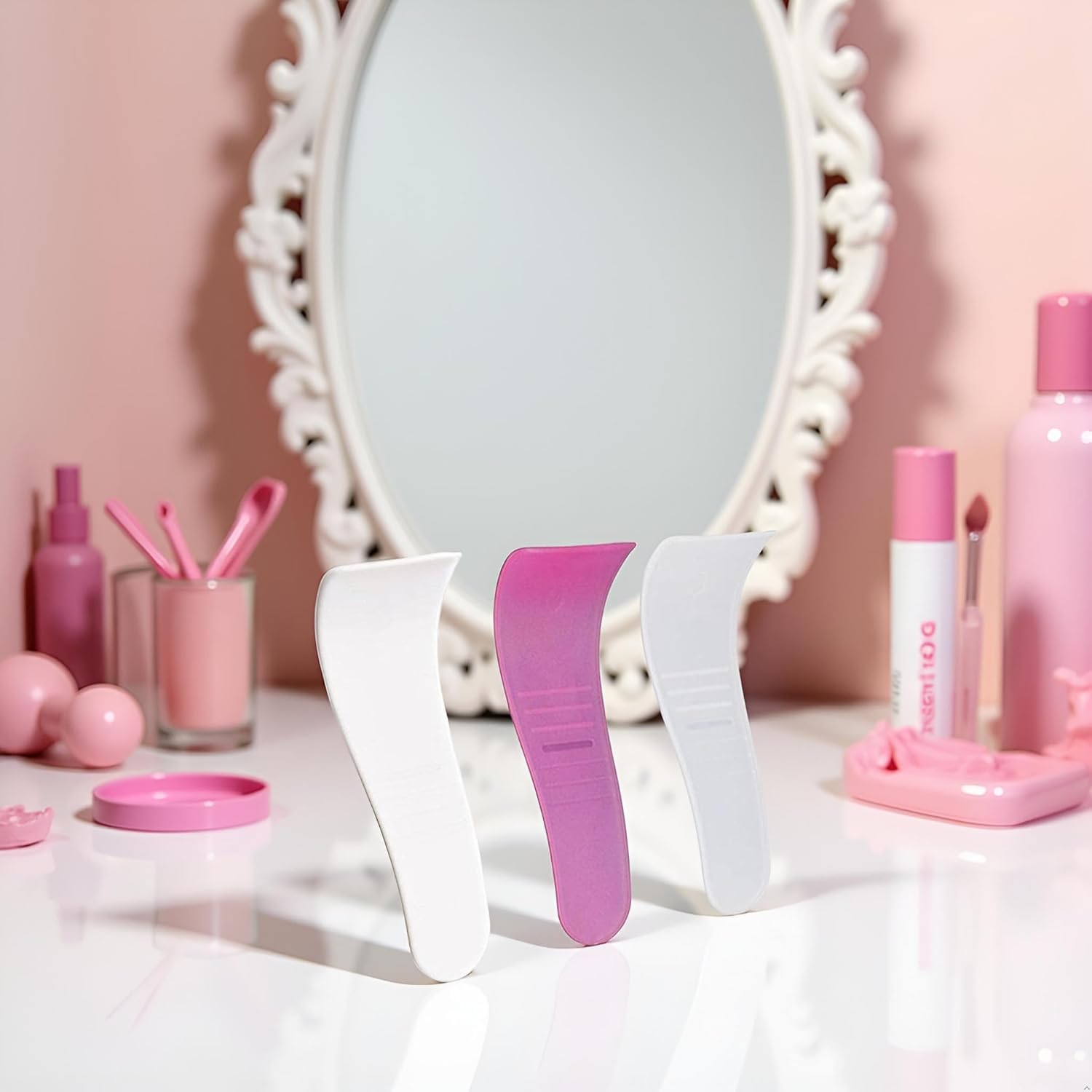 Ergonomic silicone handles on the plastic waxing sticks for a secure non slip grip.